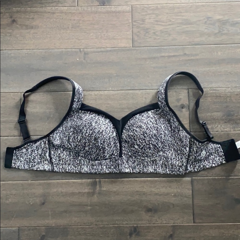 Lululemon sport bra